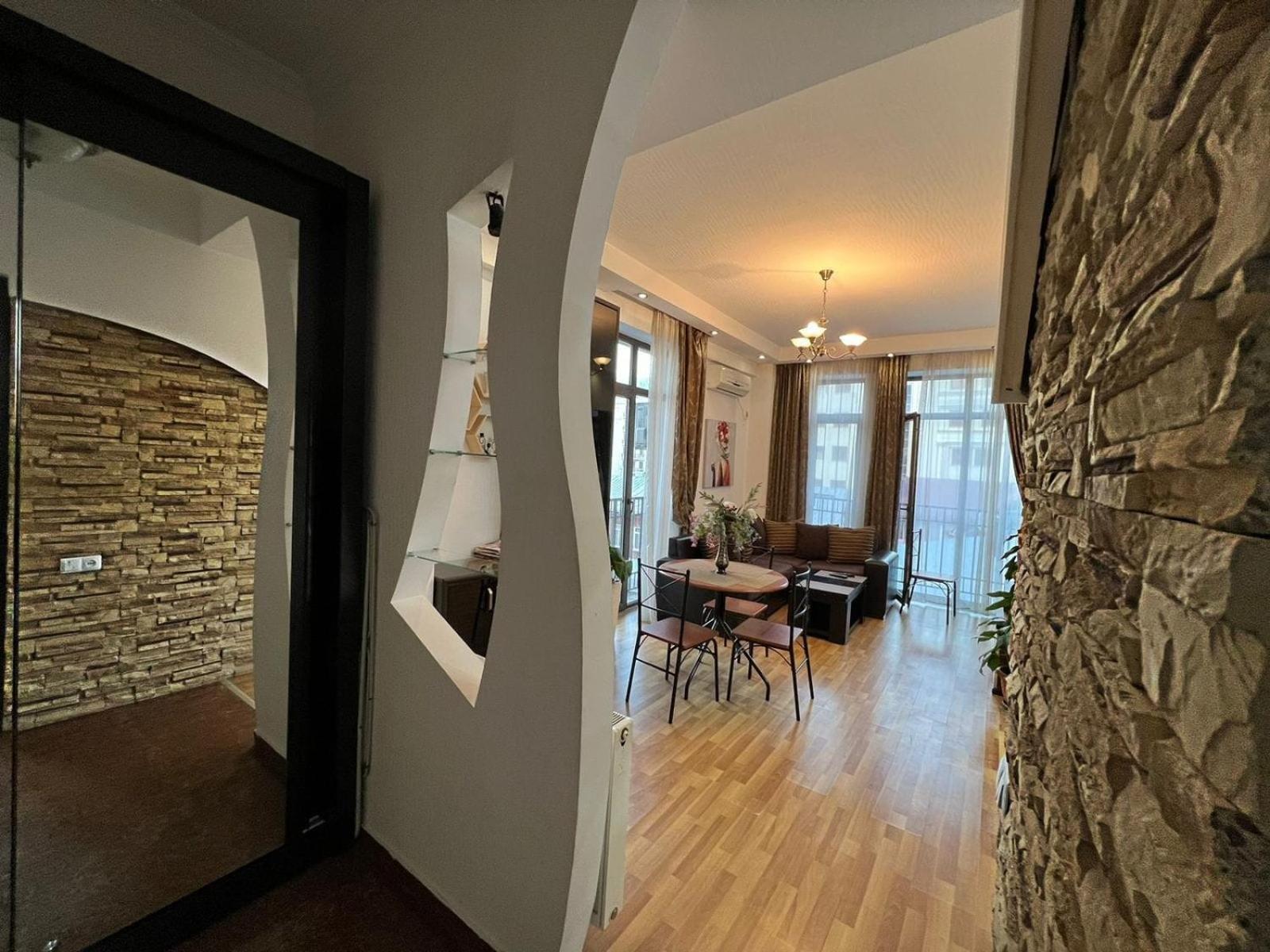 Cozy Apartment In The City Center Mtatsminda Tbilisi Exterior photo