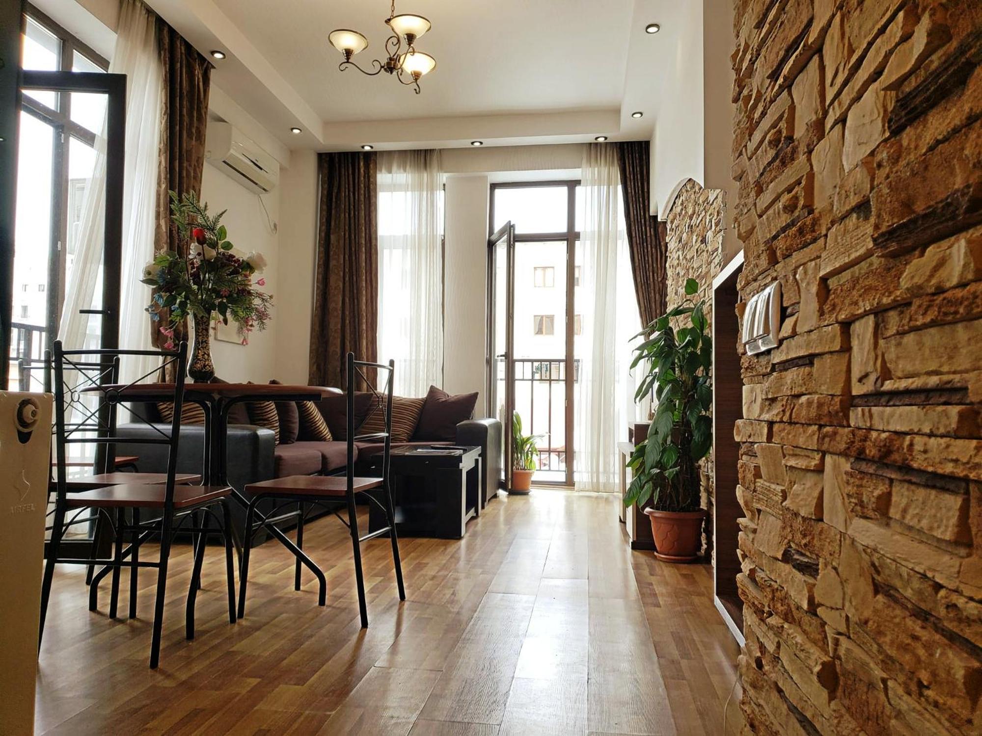 Cozy Apartment In The City Center Mtatsminda Tbilisi Exterior photo