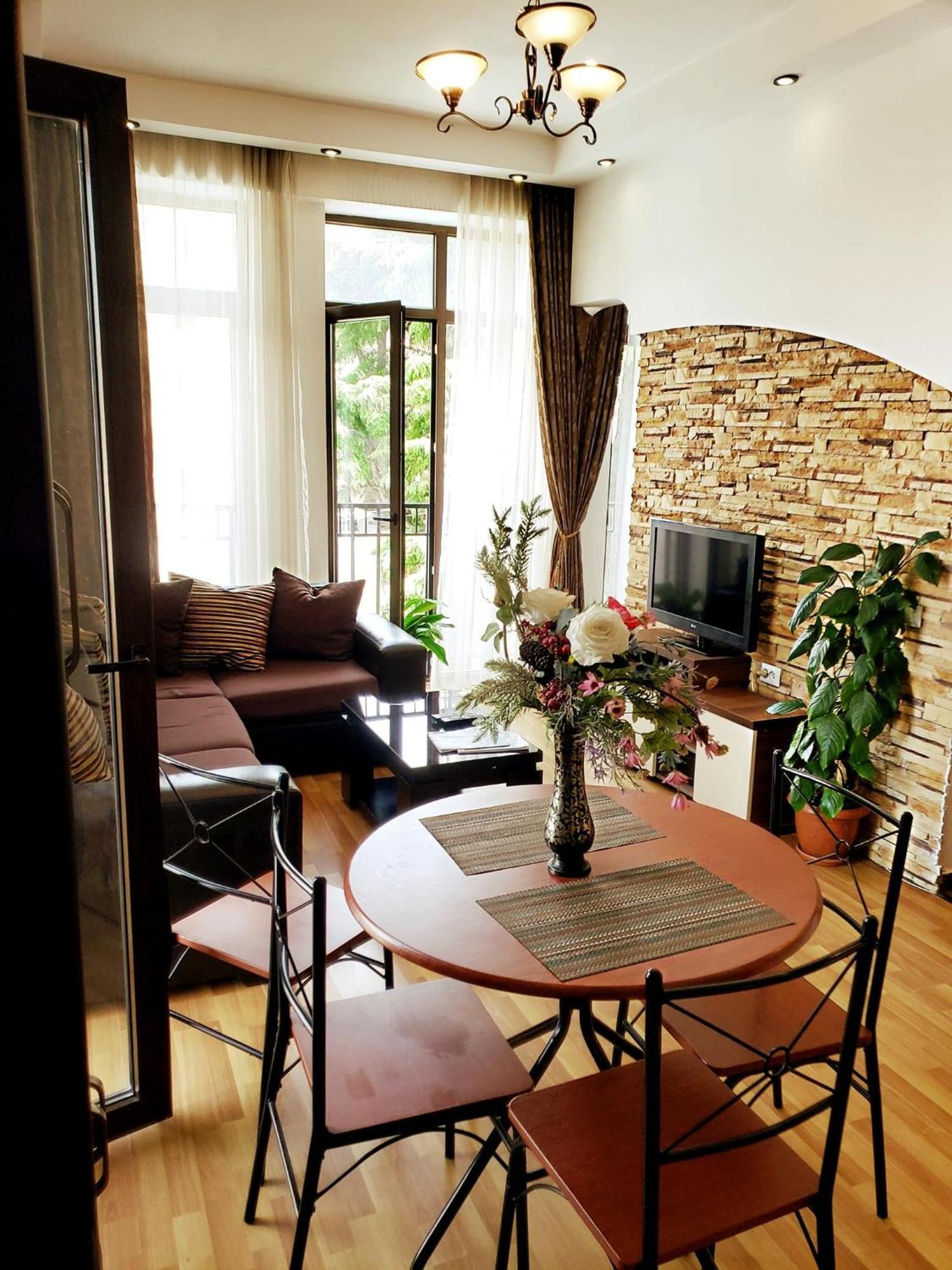 Cozy Apartment In The City Center Mtatsminda Tbilisi Exterior photo