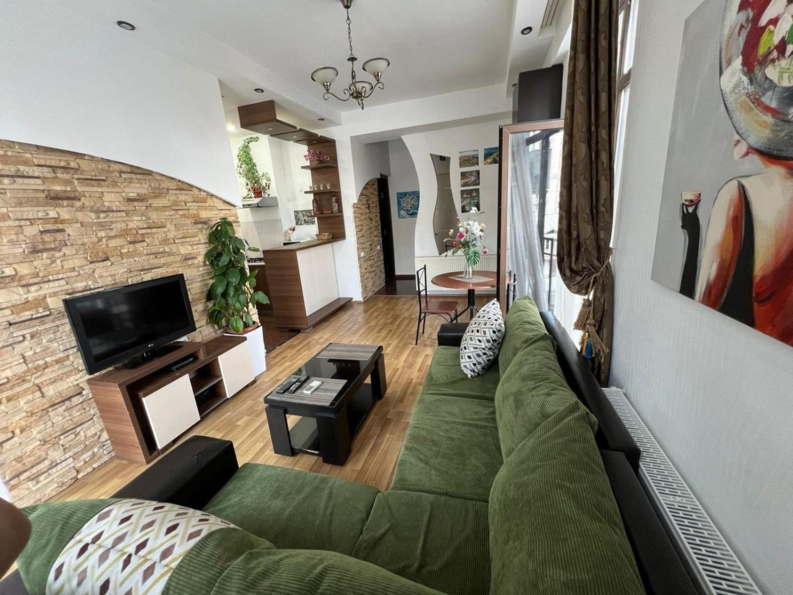 Cozy Apartment In The City Center Mtatsminda Tbilisi Exterior photo