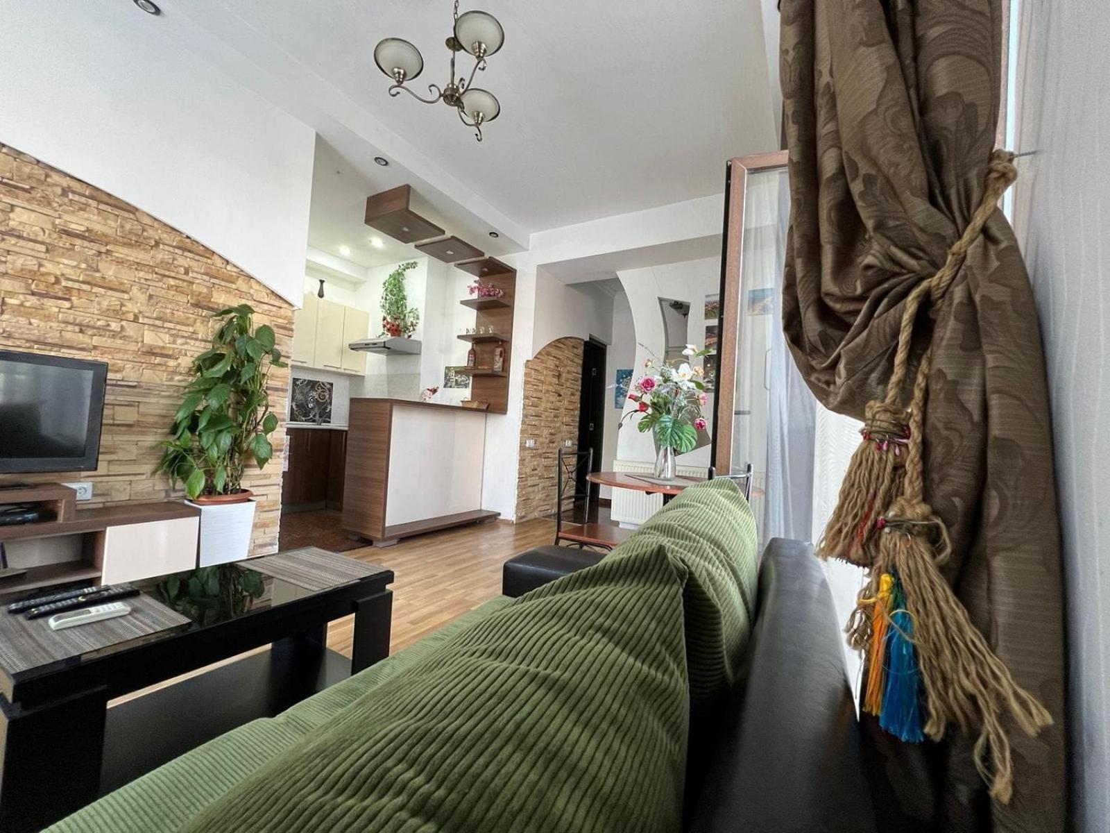 Cozy Apartment In The City Center Mtatsminda Tbilisi Exterior photo