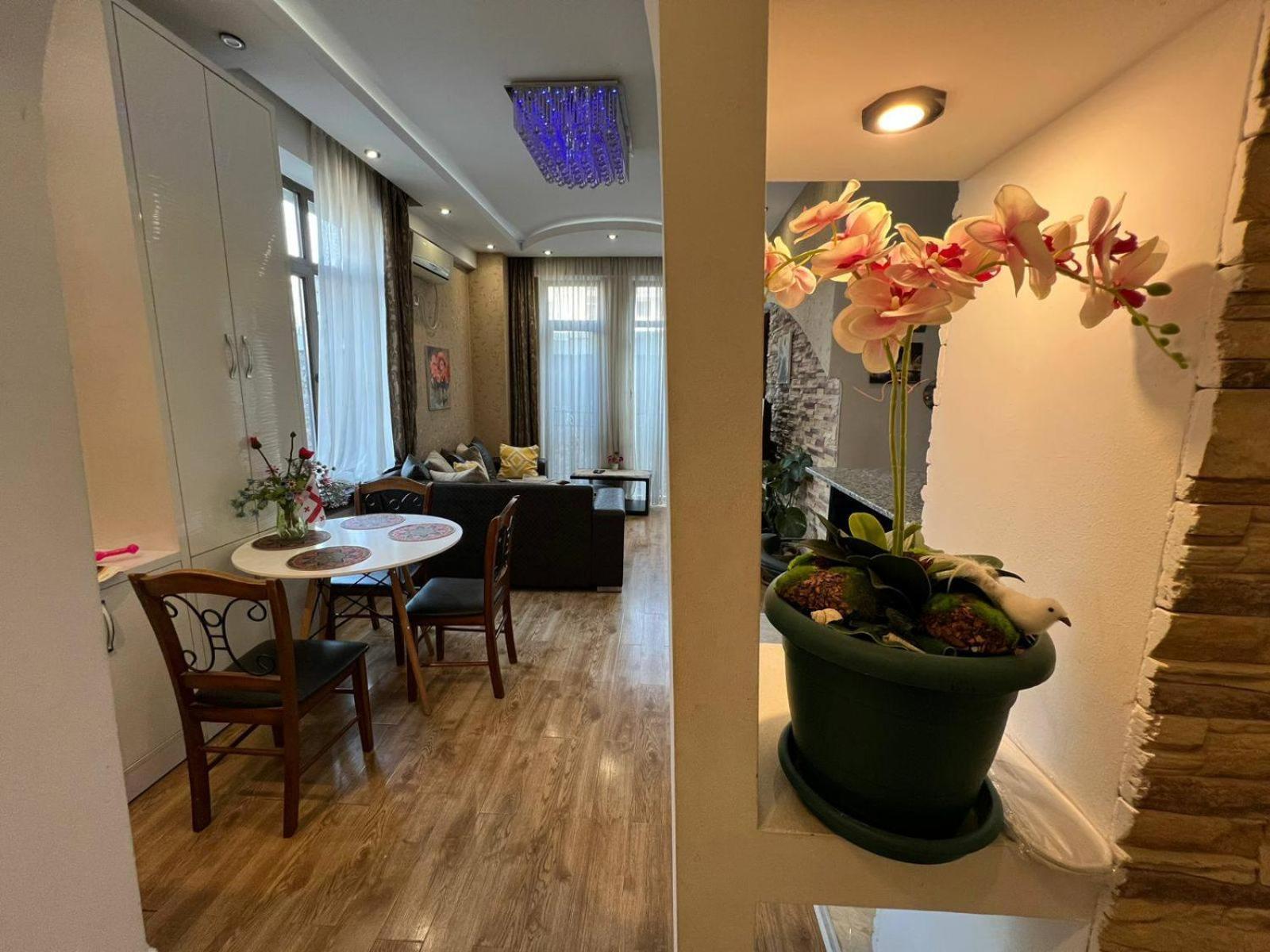 Cozy Apartment In The City Center Mtatsminda Tbilisi Exterior photo