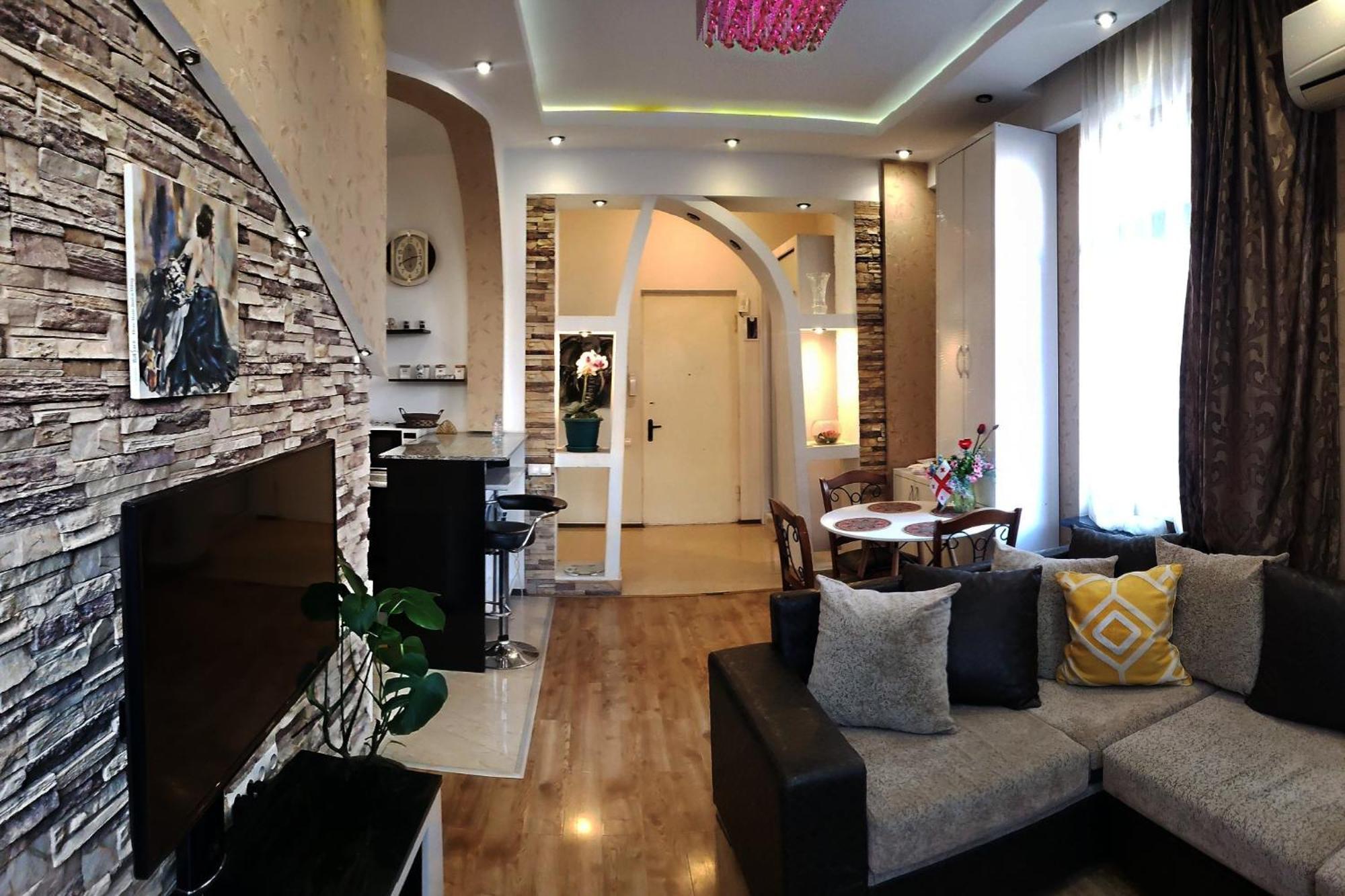 Cozy Apartment In The City Center Mtatsminda Tbilisi Exterior photo
